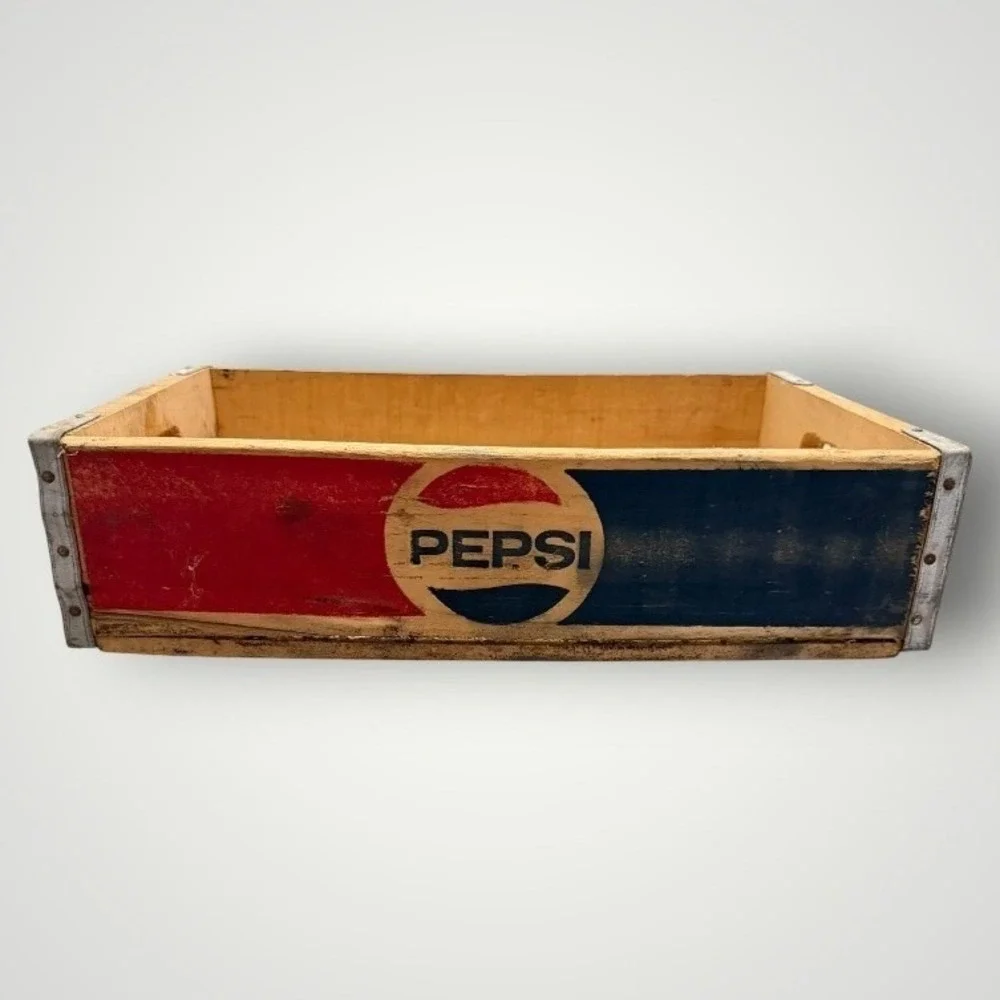Pepsi Soda Vintage Crate Wood Red Blue Vintage Metal Corner 1/2L Americana Retro